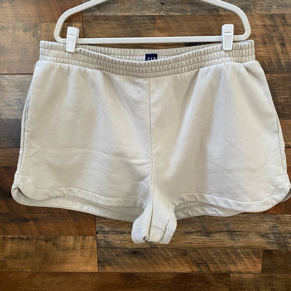 Gap XXL cotton tan shorts. Like new condition